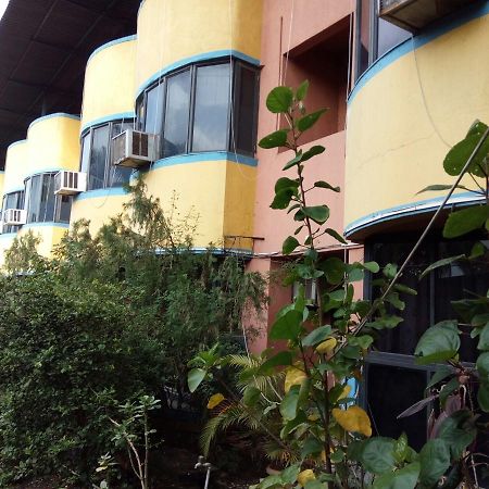 Hotel Sai Samrat Inn Panvel Buitenkant foto