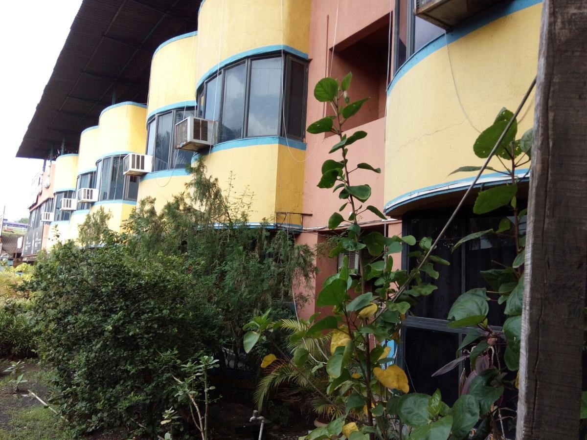 Hotel Sai Samrat Inn Panvel Buitenkant foto