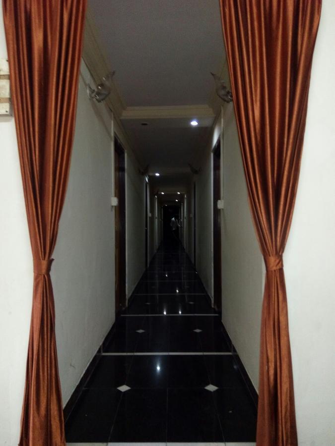 Hotel Sai Samrat Inn Panvel Buitenkant foto