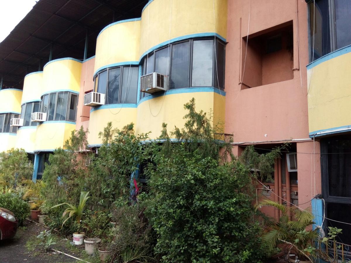 Hotel Sai Samrat Inn Panvel Buitenkant foto