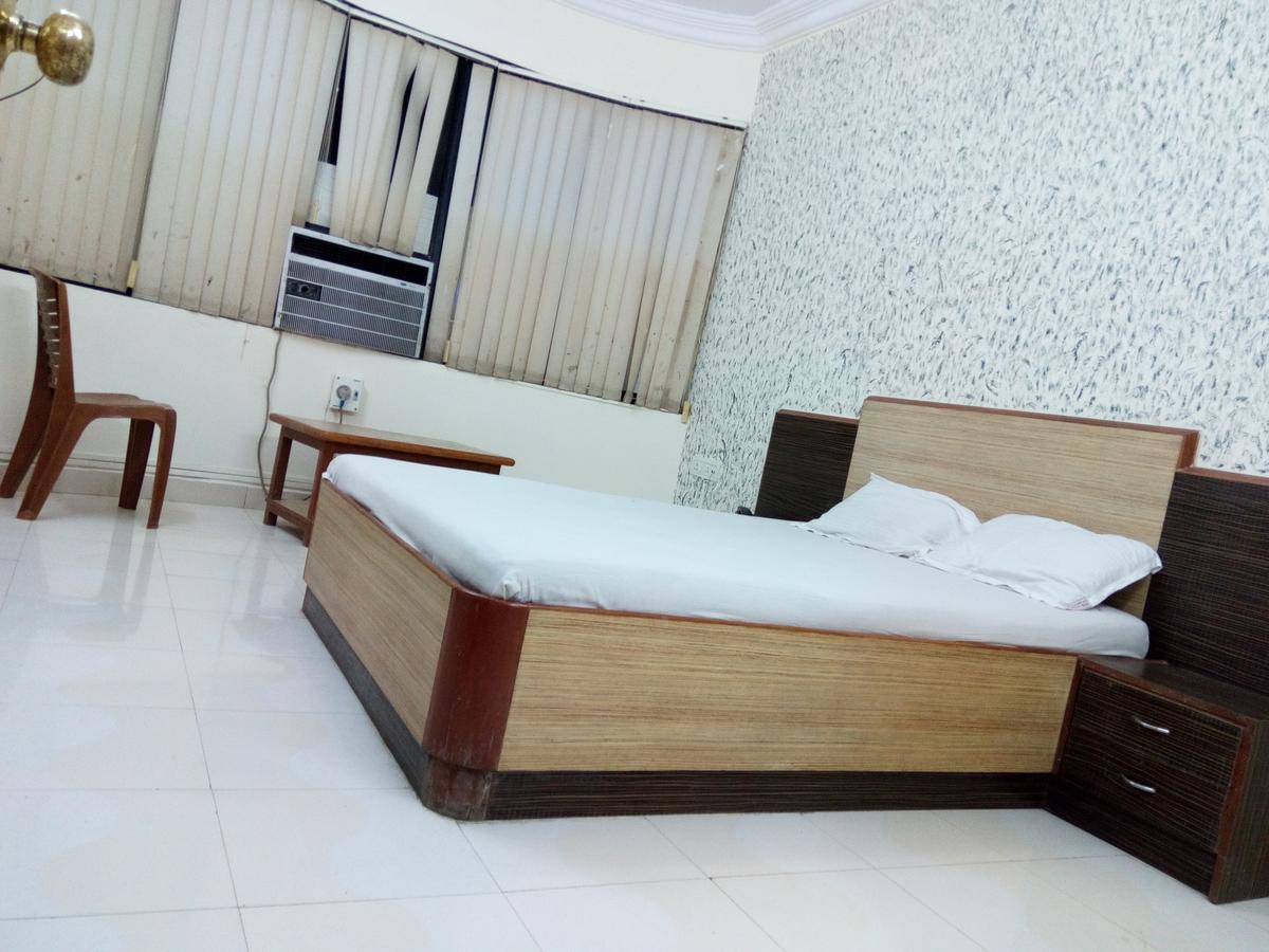 Hotel Sai Samrat Inn Panvel Buitenkant foto