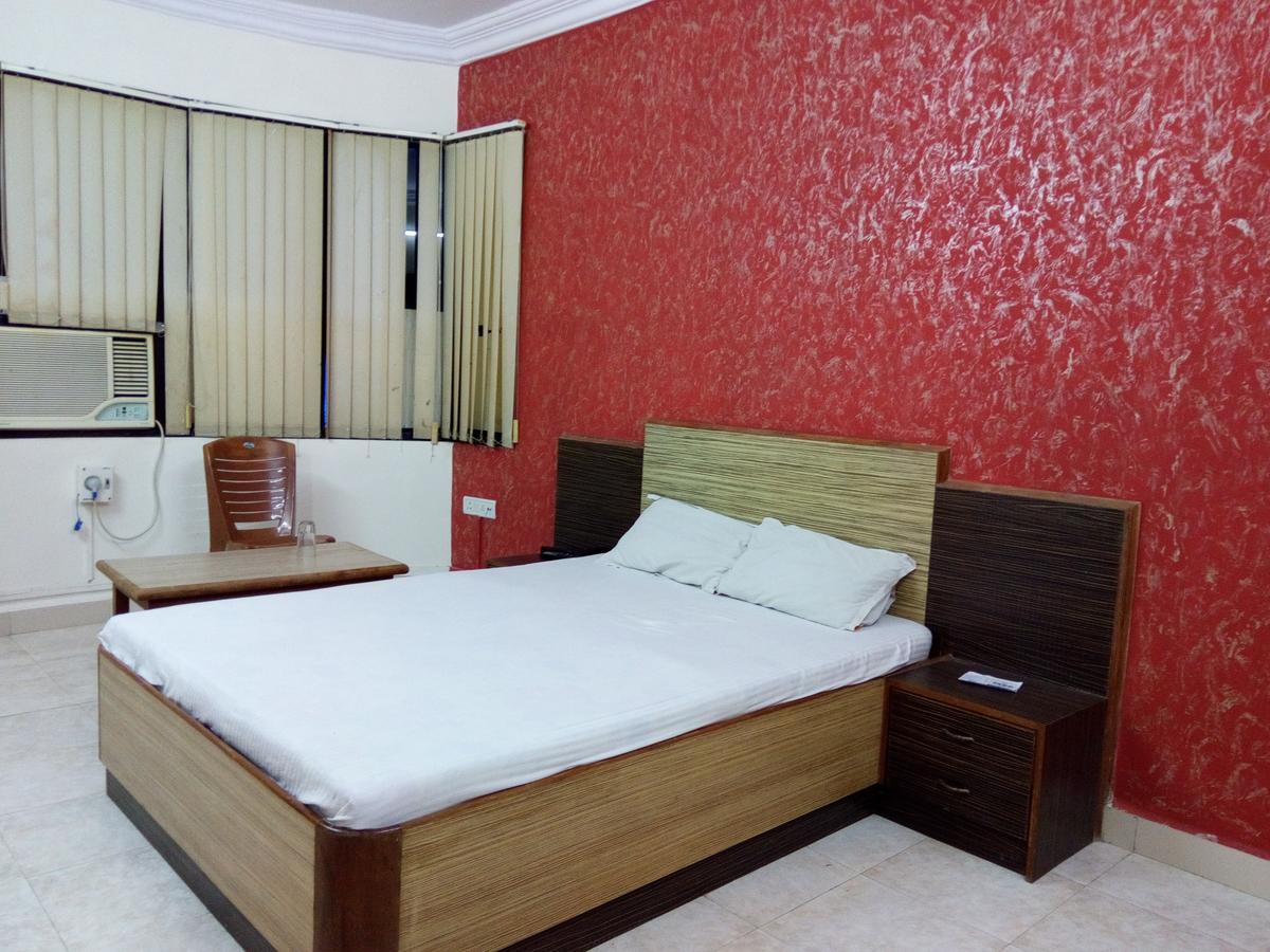 Hotel Sai Samrat Inn Panvel Buitenkant foto