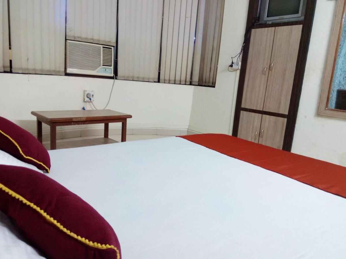 Hotel Sai Samrat Inn Panvel Buitenkant foto