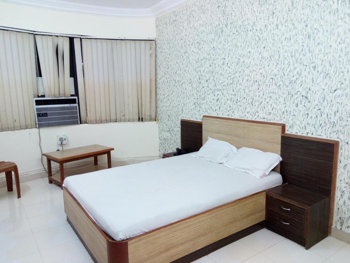 Hotel Sai Samrat Inn Panvel Buitenkant foto