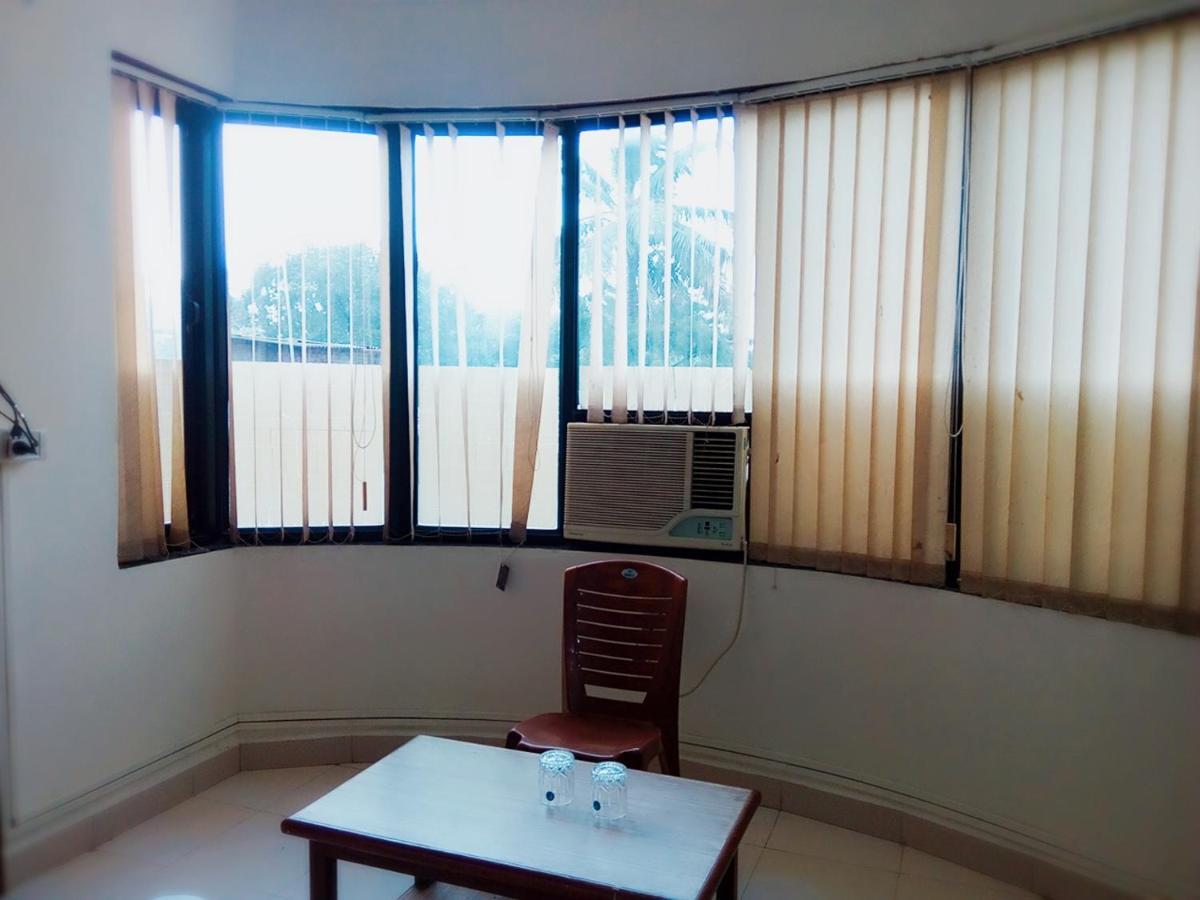 Hotel Sai Samrat Inn Panvel Buitenkant foto